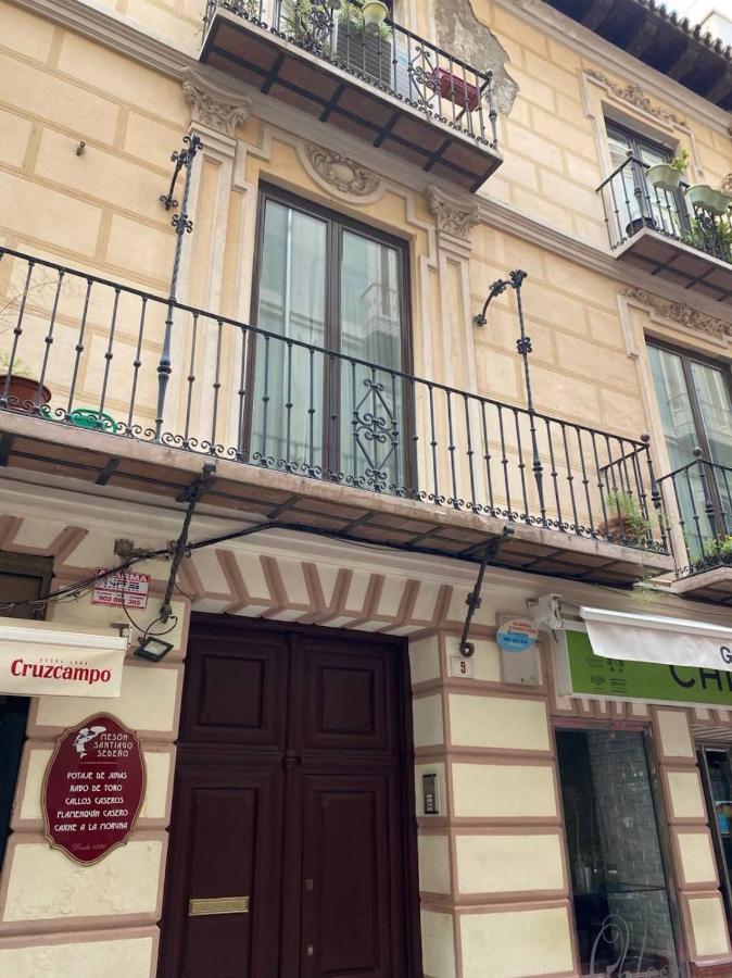 Holidays2Malaga Correo Viejo Next Cathedral Malaga With French Balconies Esterno foto